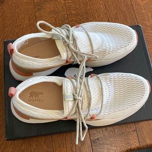 Sorel Kinetic Impact Lace sneaker. Color Sea Salt/Stone Green. Size 9